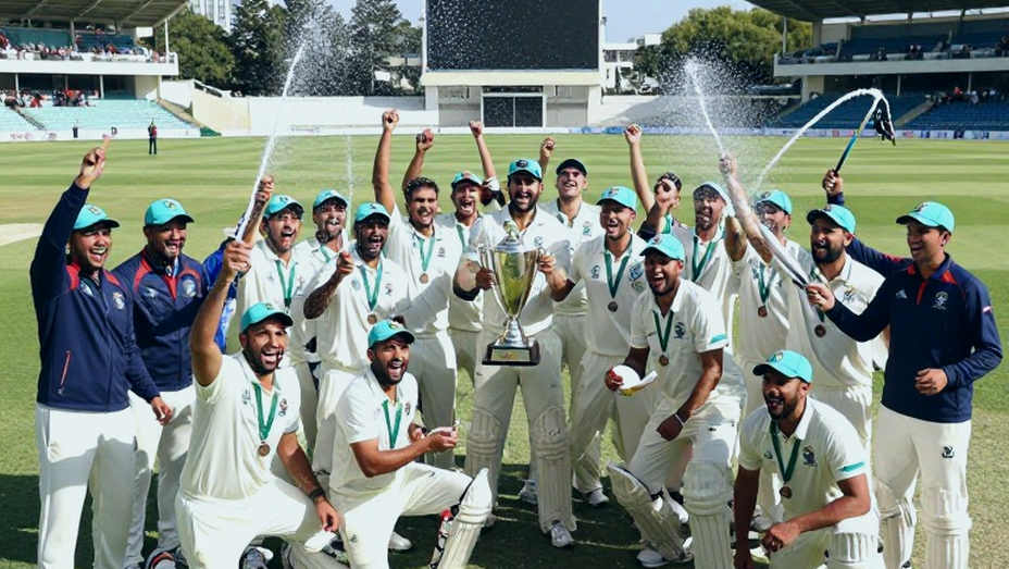 क्राइस्टचर्च: तिलक-नितीश की 69 रन की साझेदारी और 2-0 — पर असली कहानी 70/5 और आखिरी 14 ओवरों के 139 रन हैं